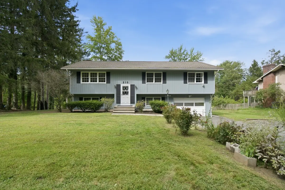 210 Strong St, Amherst, MA 01002 - #1