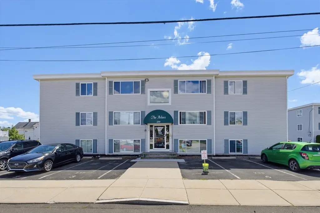 239 Glasgow St #1, Fall River, MA 02721 - #1