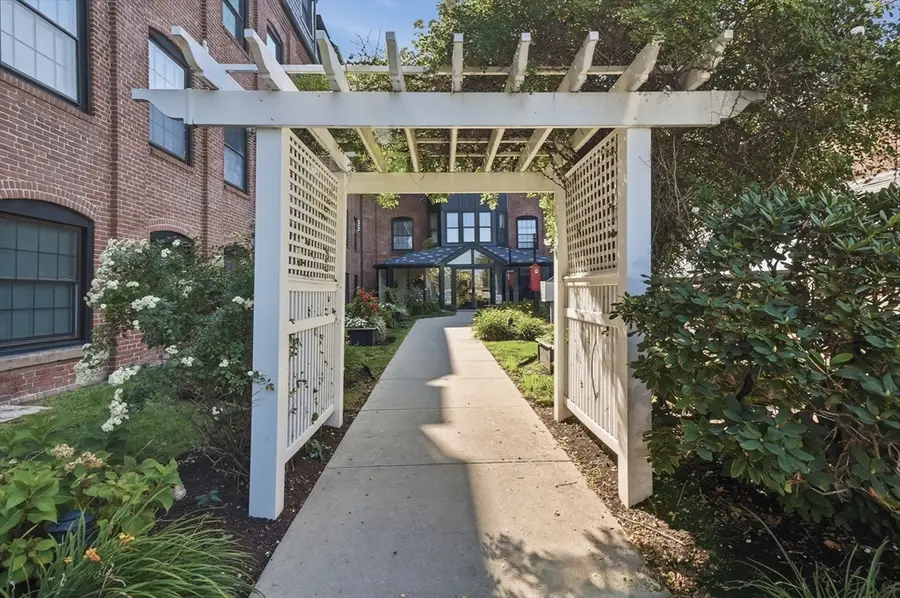 21 Linden St #421, Quincy, MA 02170 - #2
