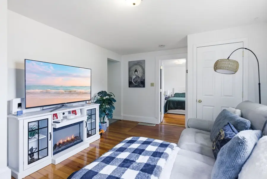 941 Lakeview Ave, Lowell, MA 01850 - #2