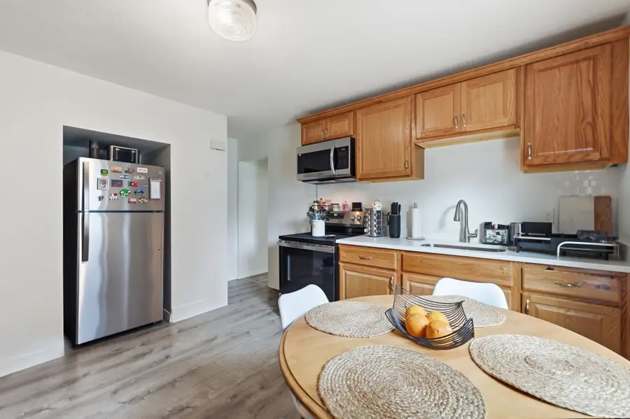 941 Lakeview Ave, Lowell, MA 01850 - #3