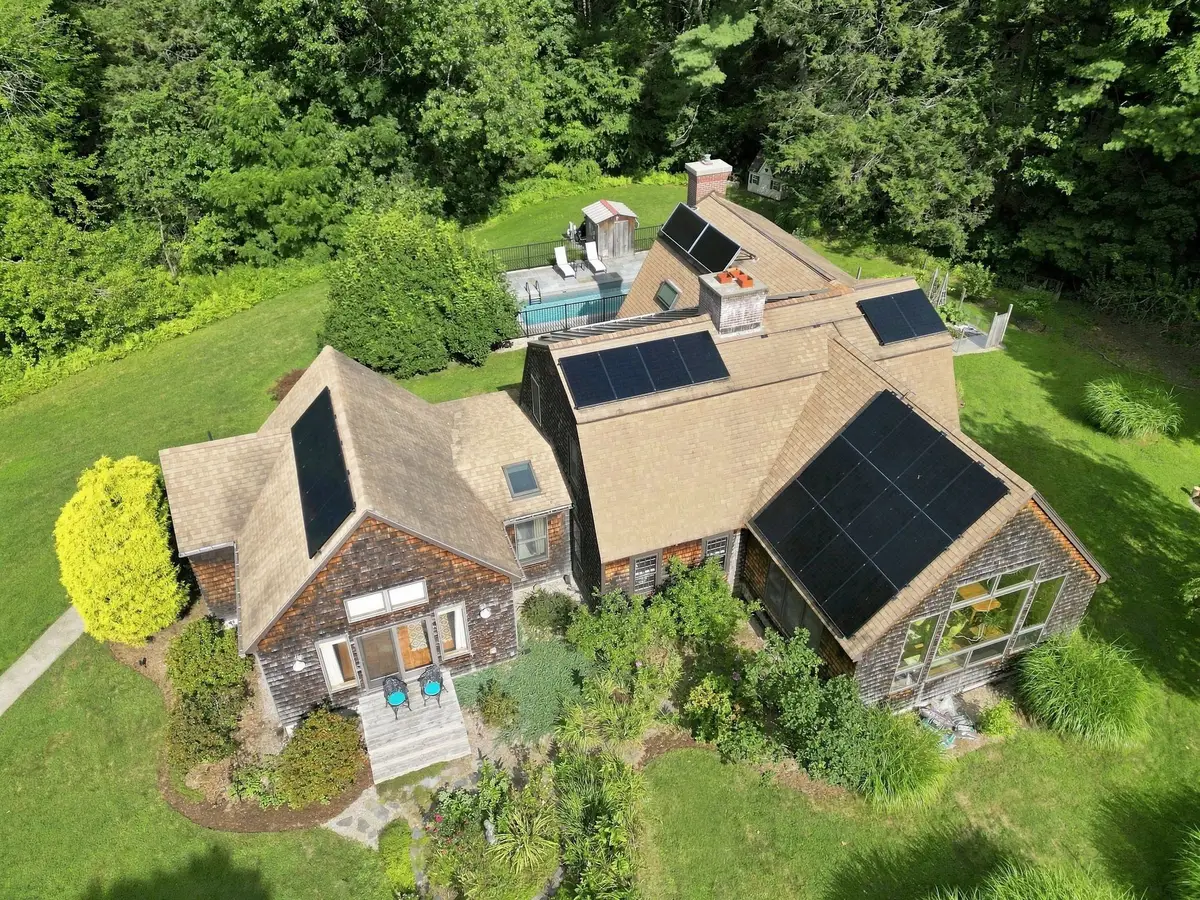 6 Brittany Lane, Easthampton, MA 01027 - #1
