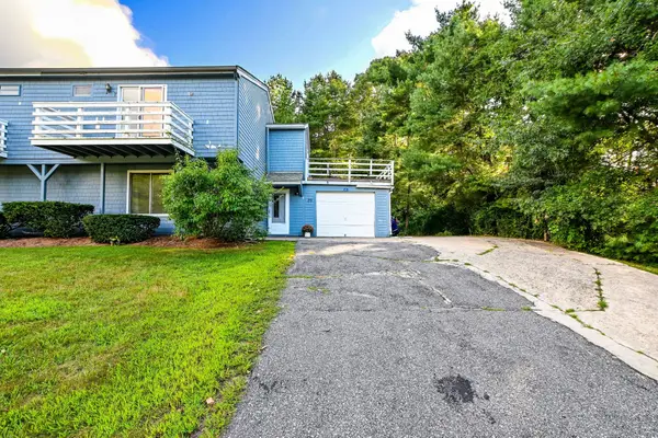 29 Surrey Ln #29, Bourne, MA 02532