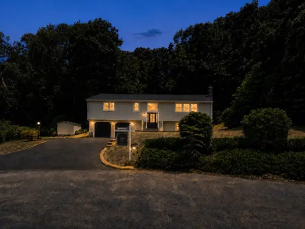 9 Pavia Place, Framingham, MA 01702