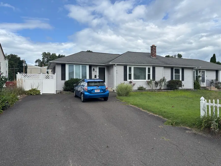 16 Kaveney St, Chicopee, MA 01020 - #2