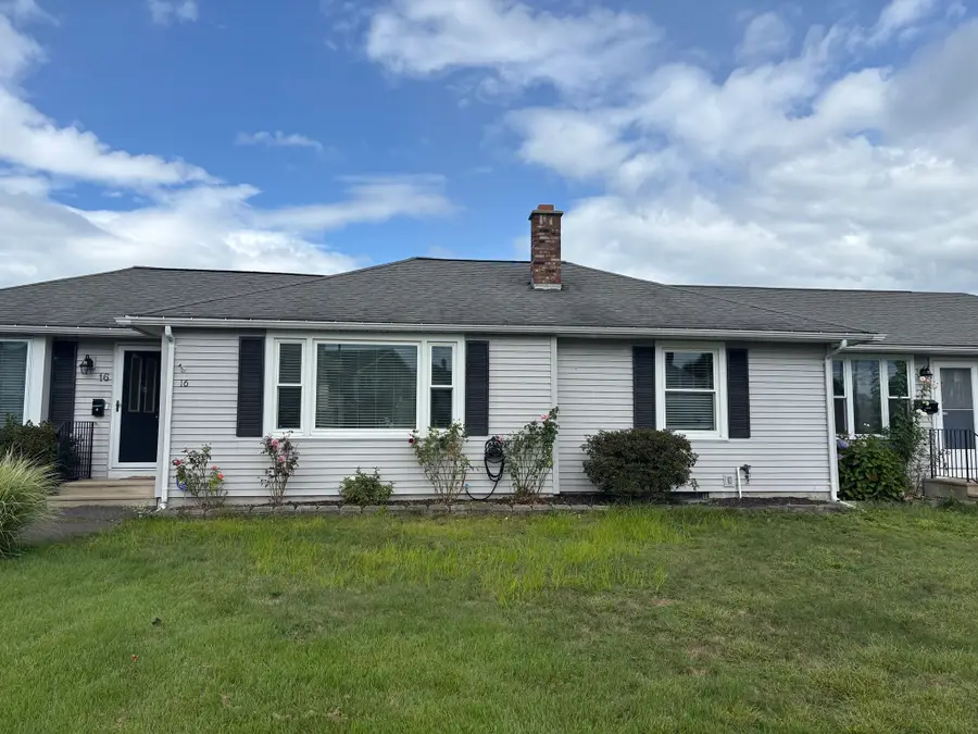 16 Kaveney St, Chicopee, MA 01020 - #3