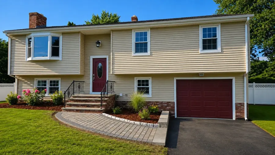 128 Evergreen Dr, Swansea, MA 02777 - #2