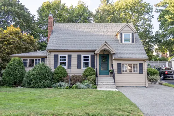 204 Beech Ave, Melrose, MA 02176