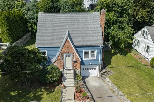 4 Maxdale Rd, Worcester, MA 01602