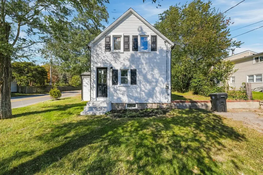 963 Russells Mills Rd, Dartmouth, MA 02748 - #2