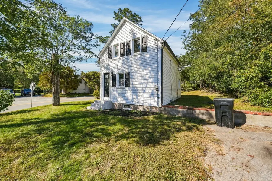 963 Russells Mills Rd, Dartmouth, MA 02748 - #3