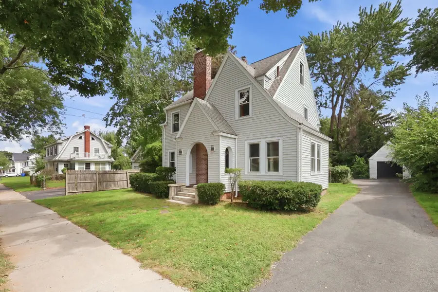 43 Eddywood St, Springfield, MA 01118 - #2