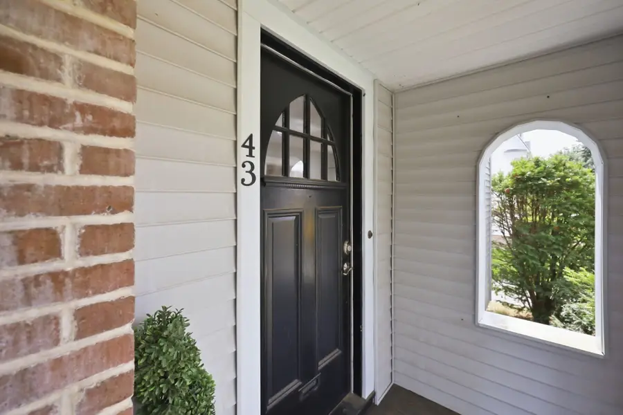 43 Eddywood St, Springfield, MA 01118 - #3