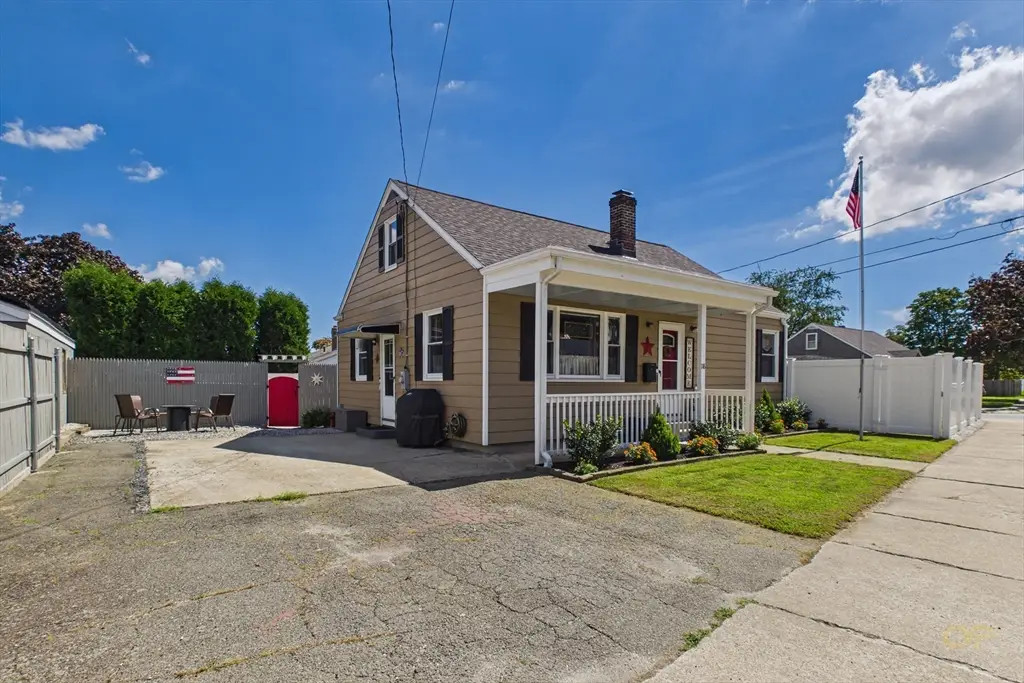 118 Somerset St, New Bedford, MA 02745 - #1