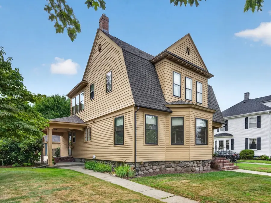 33 Lexington Ave, Haverhill, MA 01835 - #2