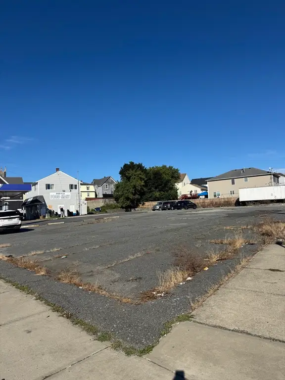 1732 S Main St, Fall River, MA 02724 - #3