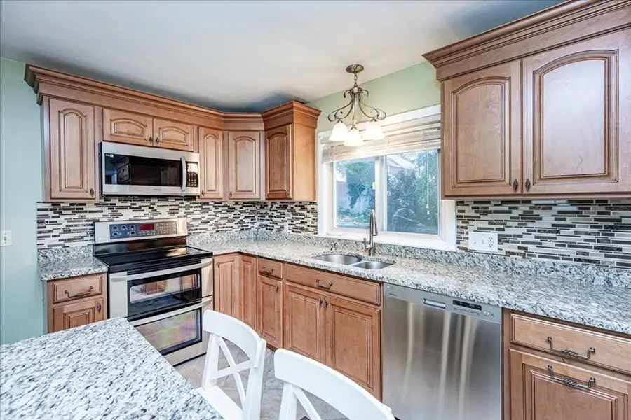 98 Pleasant View St, Methuen, MA 01844 - #2