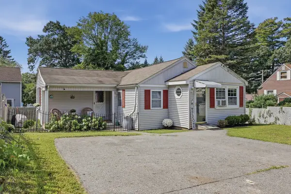 68 Hilltop Road, Dracut, MA 01826