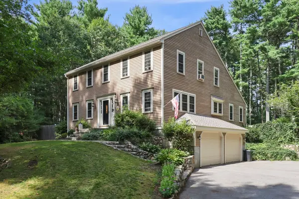 5 Dawn Way, Carver, MA 02330