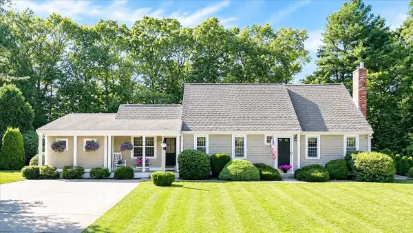 3 Copper Beech Dr, Kingston, MA 02364