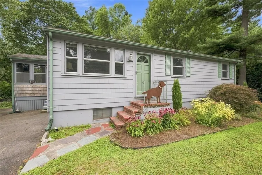 8 Cross St, Halifax, MA 02338 - #2