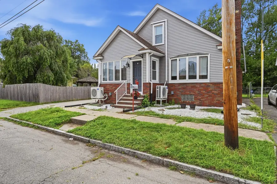 64 Stewart St, Chicopee, MA 01020 - #3