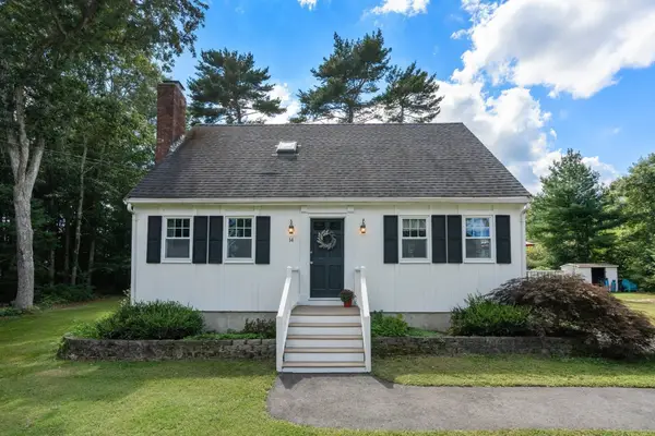 14 Lucas St, Carver, MA 02330