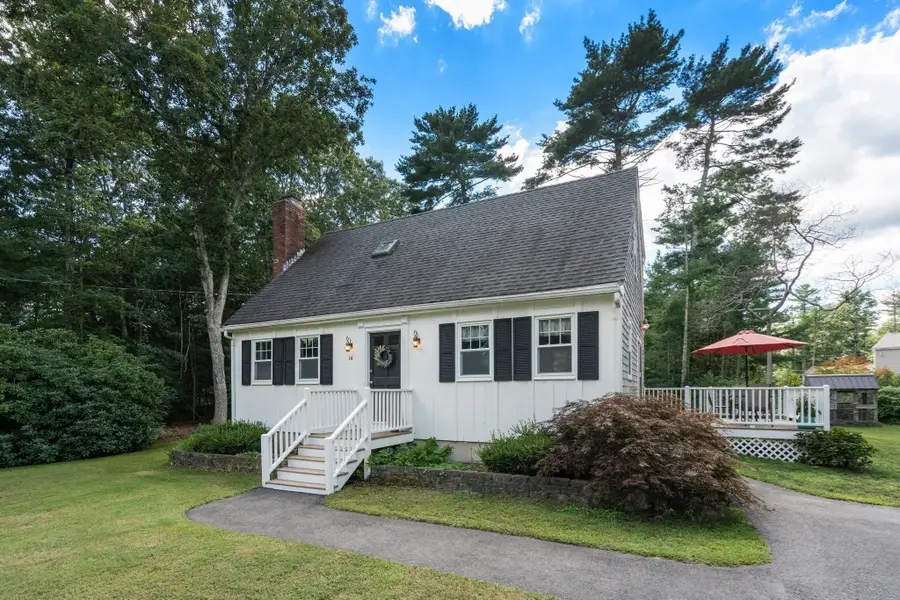 14 Lucas St, Carver, MA 02330 - #2