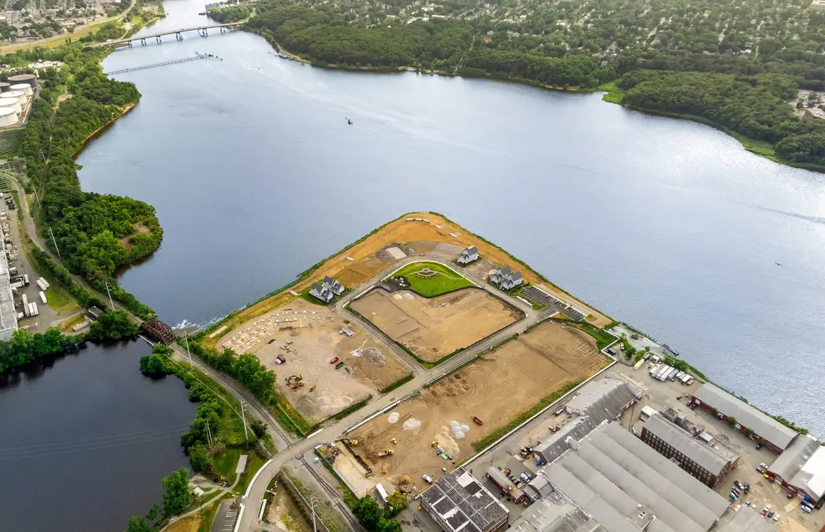 141 East Point Drive #101, Rumford, RI 02916 - #1