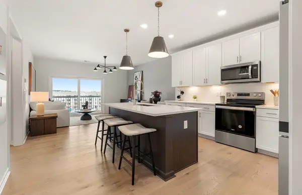 141 East Point Drive #211, East Providence, RI 02916