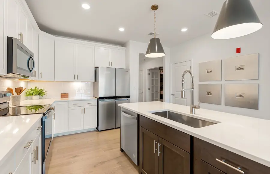 141 East Point Drive #211, Rumford, RI 02916 - #3