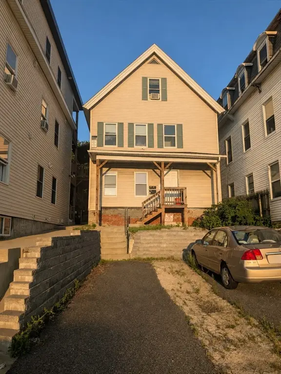 17 Ward St, Worcester, MA 01610