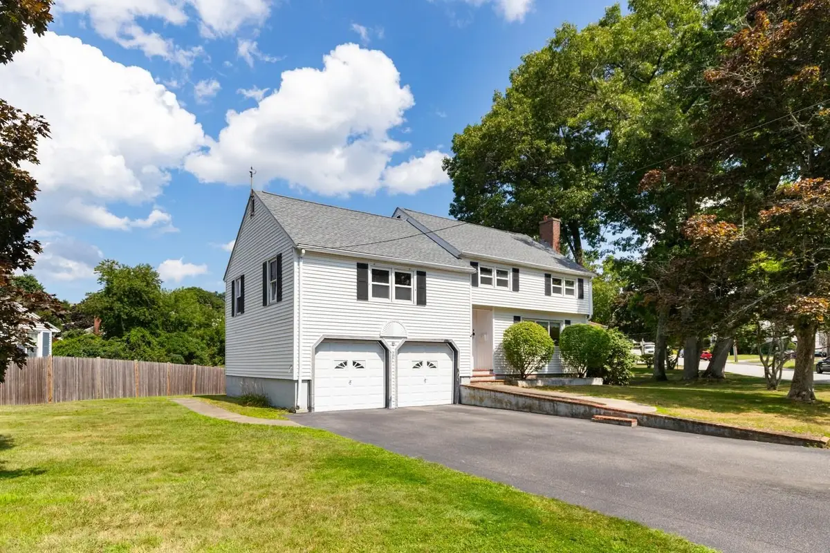 4 Mayflower, Stoneham, MA 02180 - #1