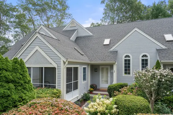 65 Blue Spruce Way #65, Mashpee, MA 02649