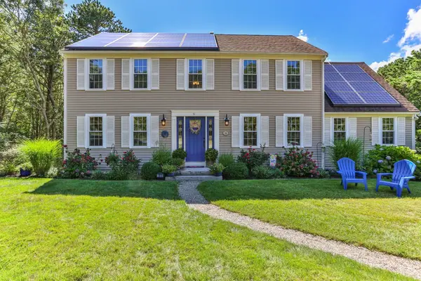 51 Spinnaker Ln, Bourne, MA 02559