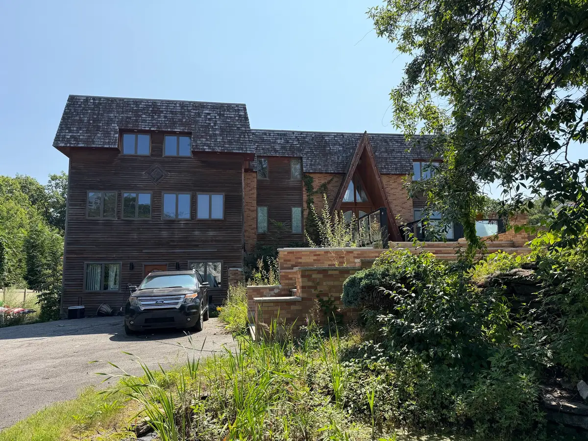 12 Oakridge Dr, Saugus, MA 01906 - #1