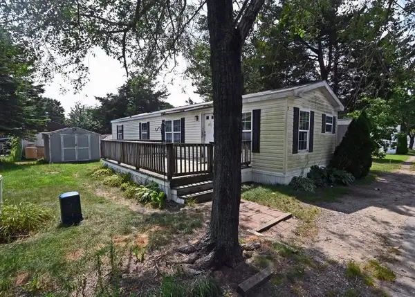 7 First Avenue, Bourne, MA 02559