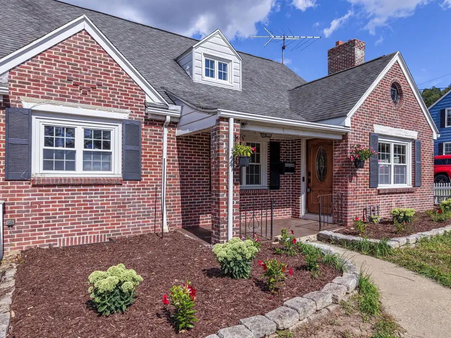115 Saint James Ave, Chicopee, MA 01020 - #3