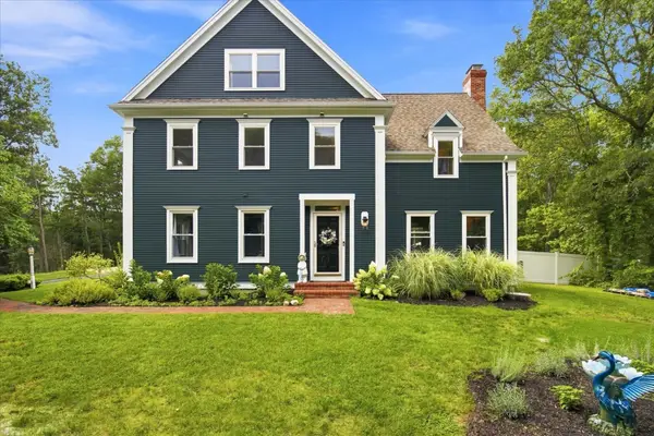 31 Quaker Village Ln, Sandwich, MA 02537
