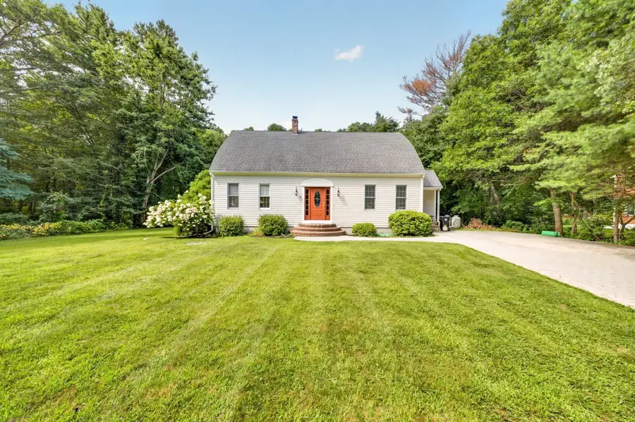 32 Slades Farm Ln, Dartmouth, MA 02748 - #2