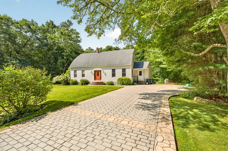 32 Slades Farm Ln, Dartmouth, MA 02748 - #3
