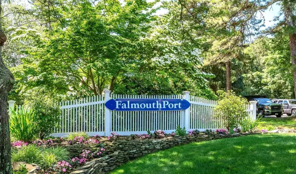 66 Woodland Trail, Falmouth, MA 02536