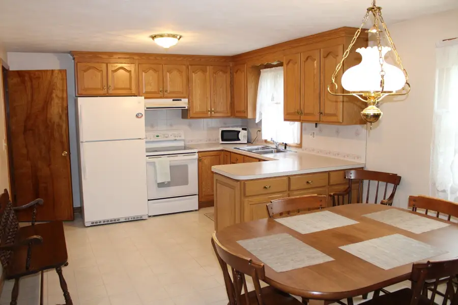 13 Narragansett Blvd, Chicopee, MA 01013 - #2