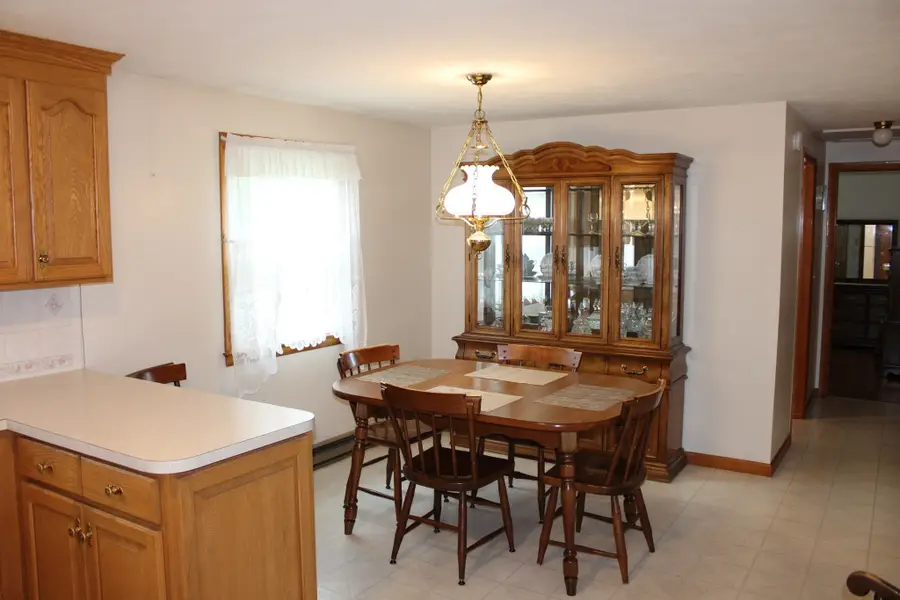 13 Narragansett Blvd, Chicopee, MA 01013 - #3