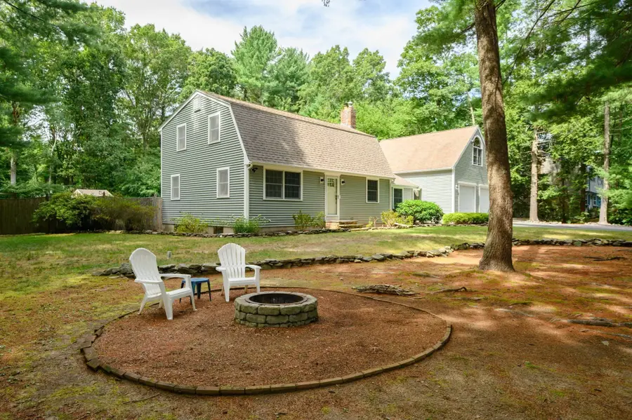 86 Edgewater Dr, Pembroke, MA 02359 - #3