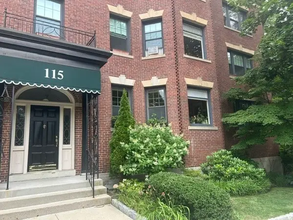 115 Freeman St #1, Brookline, MA 02446