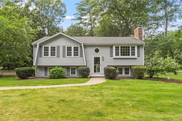96 East Street, Pepperell, MA 01463