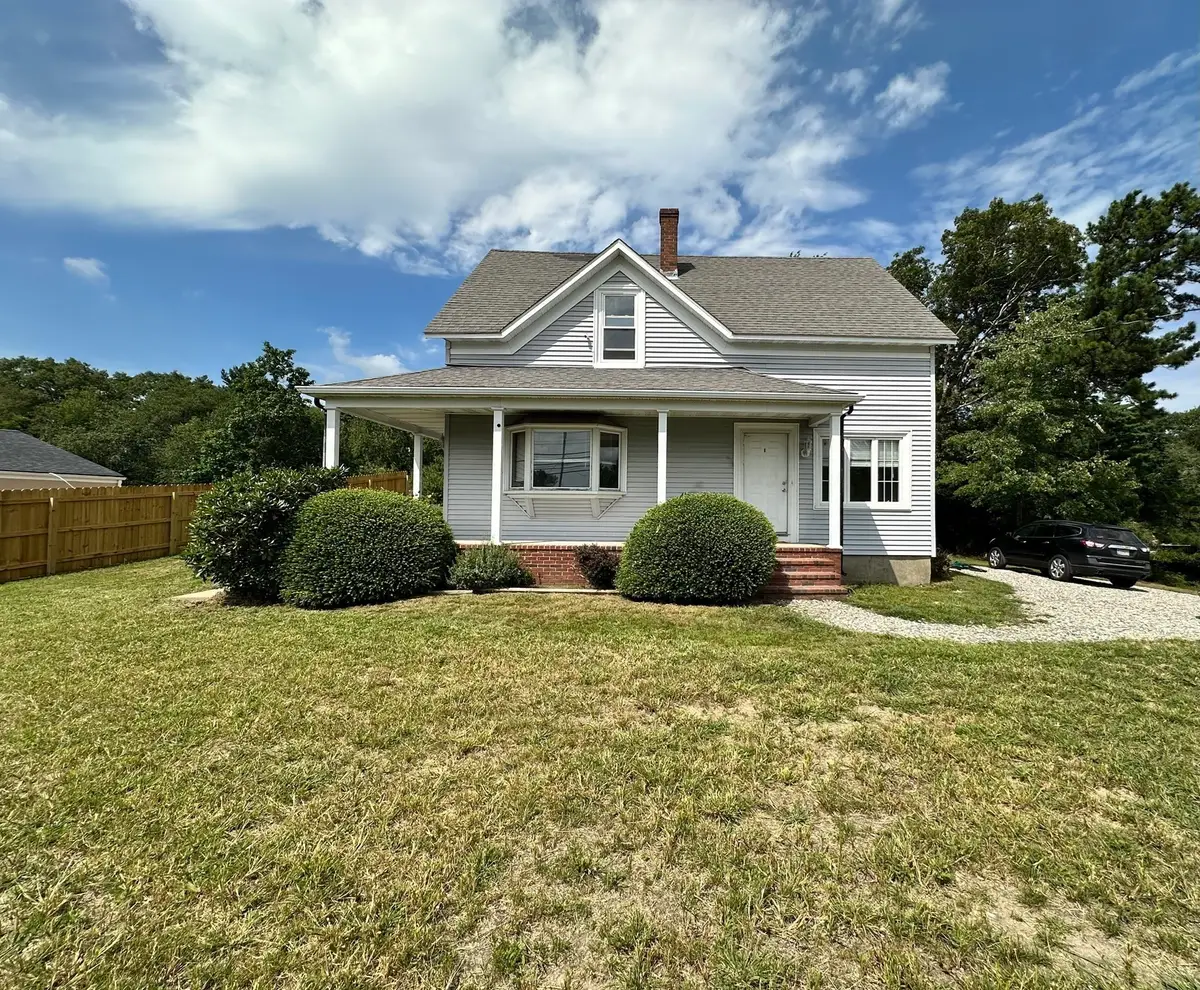 202 N Quarry St, Dartmouth, MA 02747 - #1