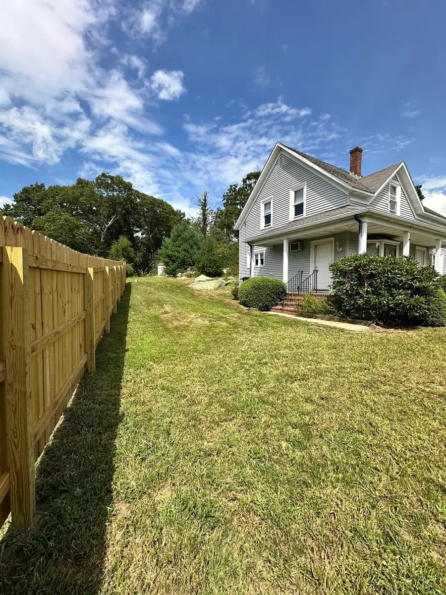 202 N Quarry St, Dartmouth, MA 02747 - #3