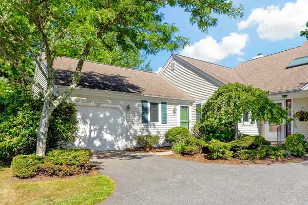 125 Leisure Green Dr #167, Mashpee, MA 02649